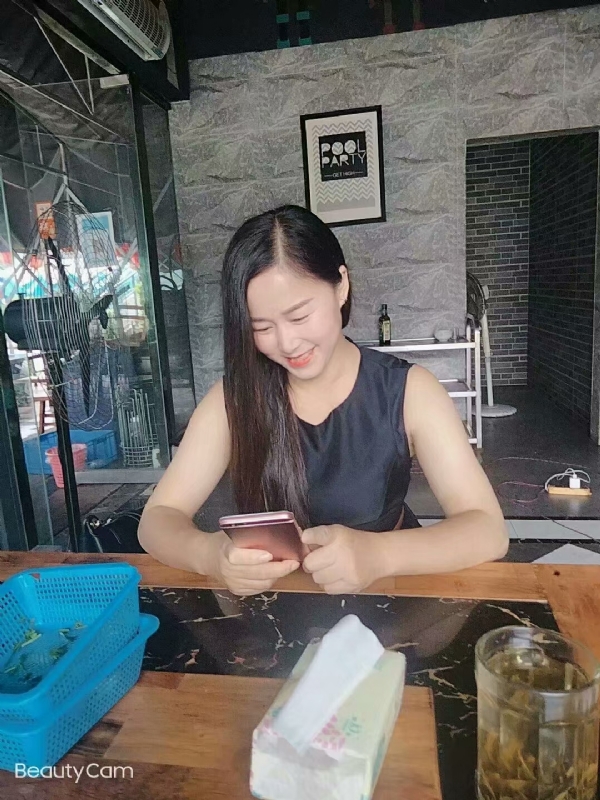 如不坚强弱给谁看的第一张照片--乐山闪婚服务中心